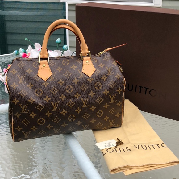 Authentic Louis Vuitton 30 - Picture 3 of 8